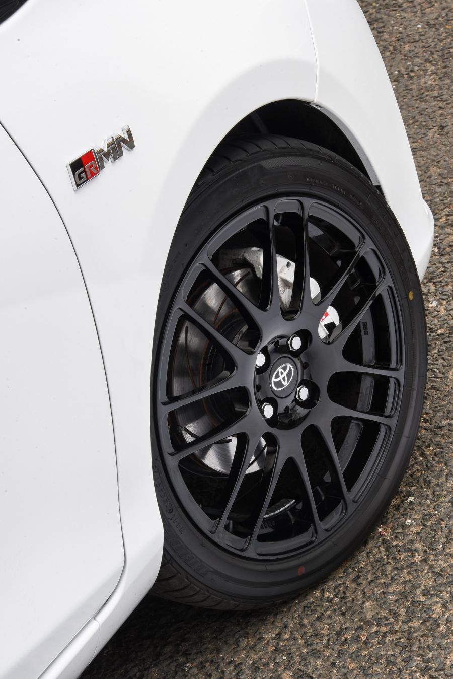 Колеса Toyota Yaris GRMN 2018 года  (ZA) (фото 19 из 40)